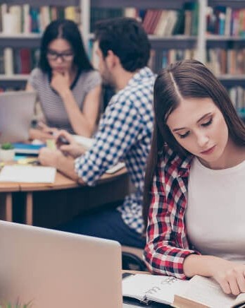 focused-student-in-library