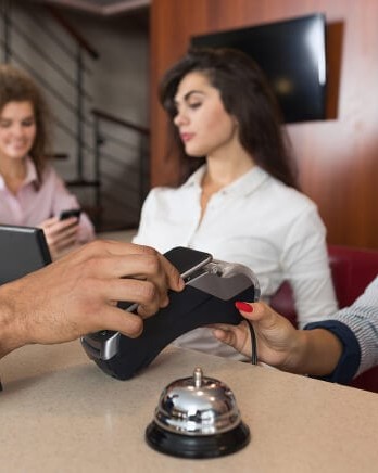 1_front-desk-at-hotel