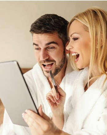 couple-relaxing-weekend-wellness-tourism