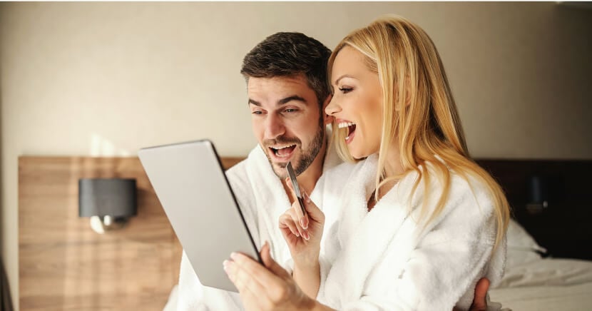 couple-relaxing-weekend-wellness-tourism