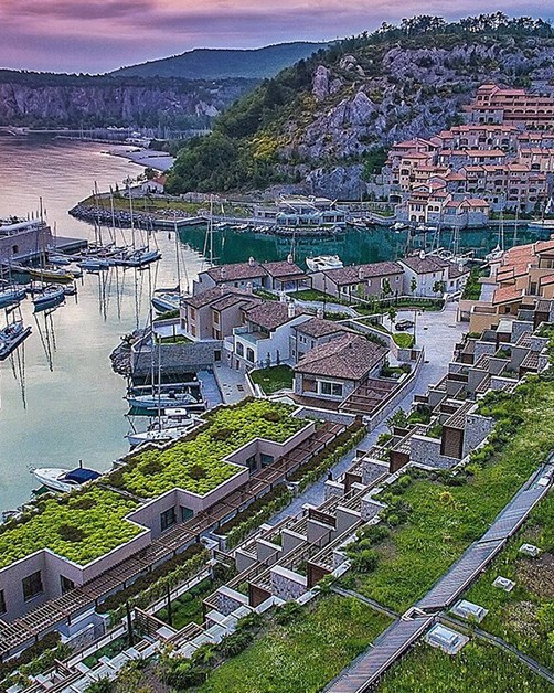 trslc-attraction-nige-4092-hor-wide